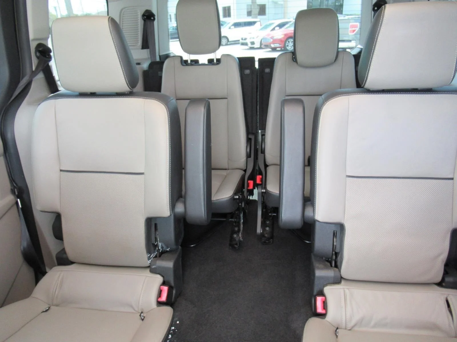Used 2016  Ford Titanium image 22