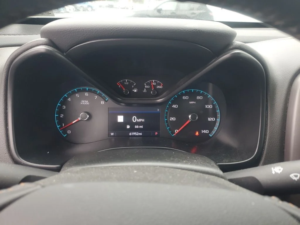 Used 2022 Beige GMC AT4 w/Leather image 18