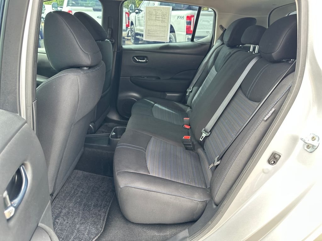 Used 2023 Silver Nissan S image 15