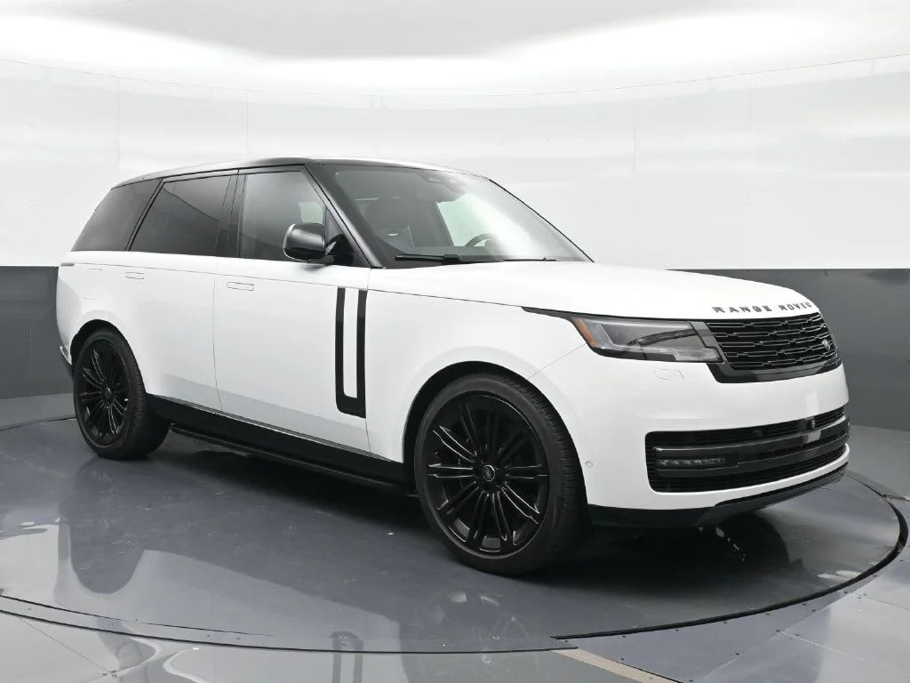 Used 2024 White Land Rover Autobiography image 4
