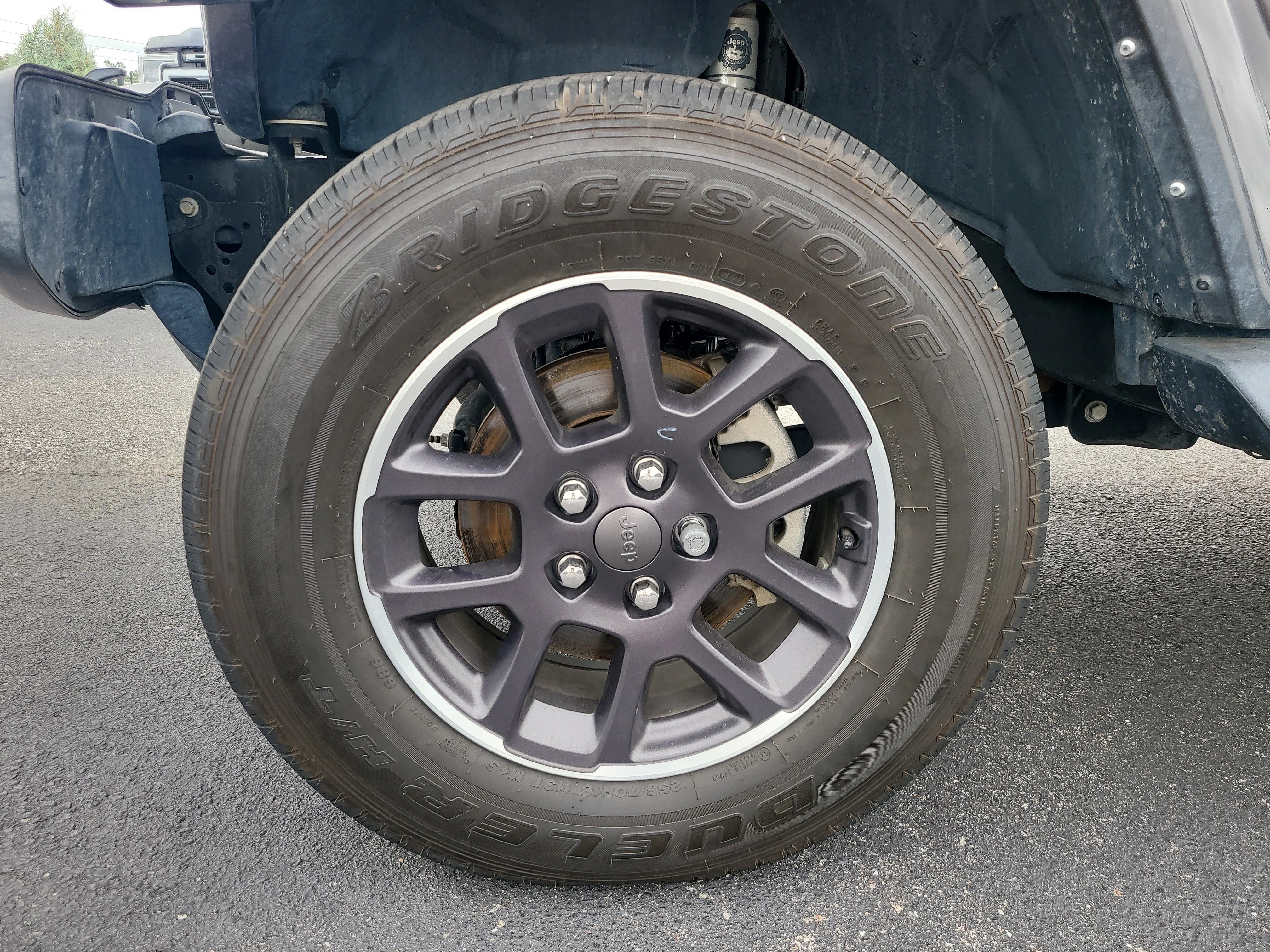 Used 2022 Granite Crystal Metallic Clearcoat Jeep Overland image 10
