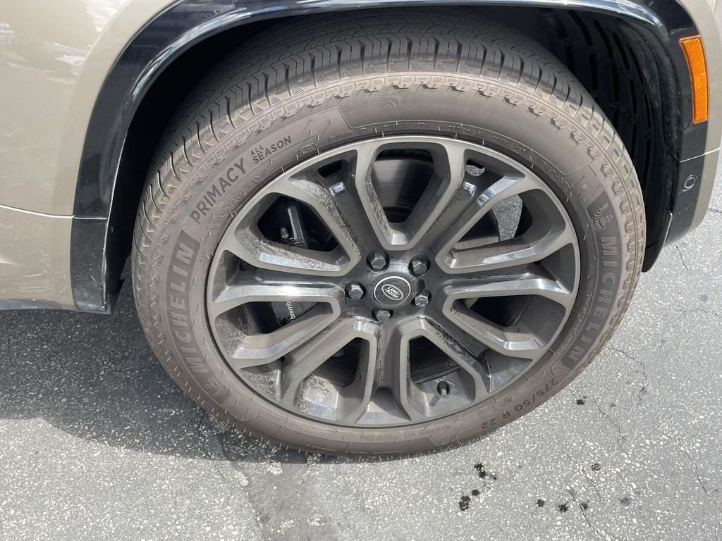 Certified Used 2025 Gondwana Stone Metallic Land Rover OCTA image 12