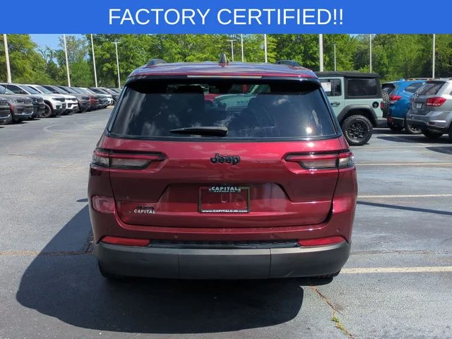 Used 2023 Red Jeep Altitude image 4