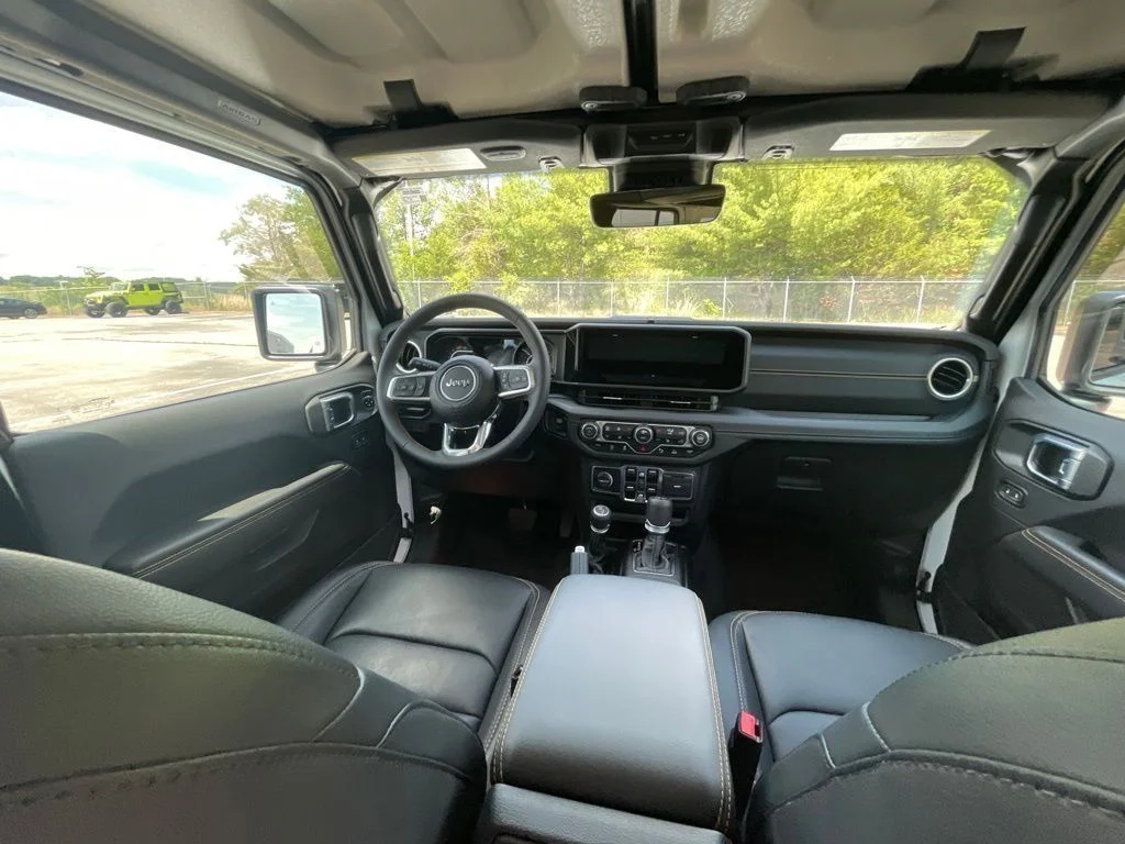 Used 2024 White Jeep Sahara image 12