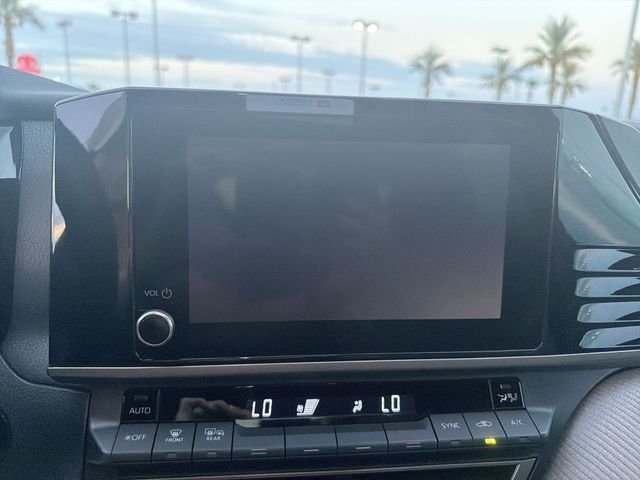 2025 Toyota Camry SE - Photo 20
