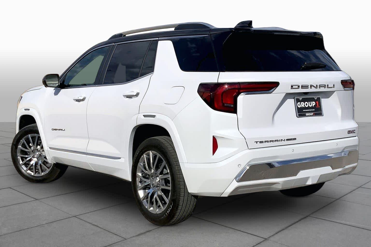 Used 2026 Glacier White Tricoat GMC AWD Denali image 12