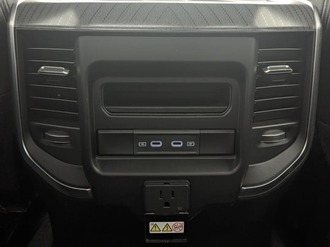 New 2026 Black RAM Rebel - - 6.7L HO Diesel - Level 1 Pkg w/ Vent Seats - 5th Wheel/Gooseneck Prep & More! image 28