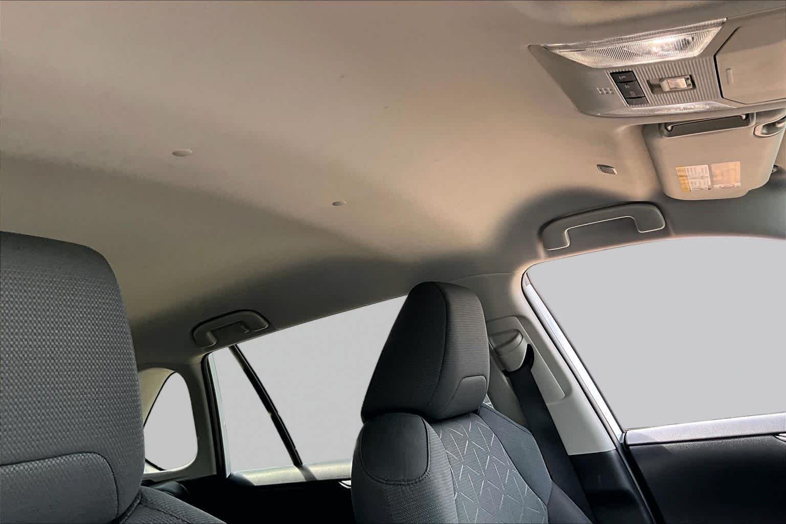 Used 2025 Ice Cap Toyota XLE image 14