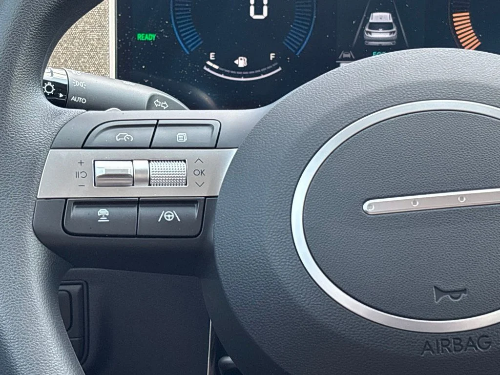 New 2026 Silver Hyundai Blue SE image 16