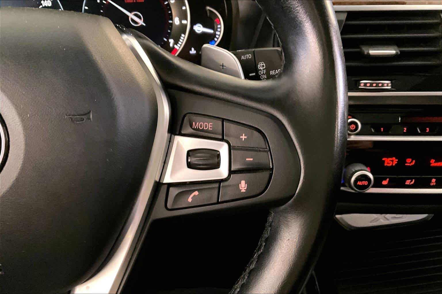 Used 2018 Dark Graphite Metallic BMW xDrive30i image 23