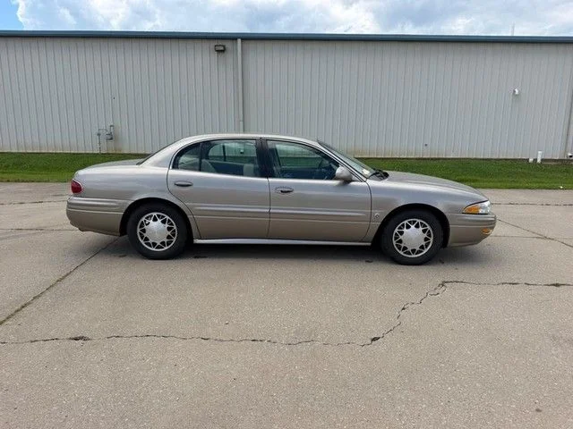 Used 2004 Beige Buick Custom image 2