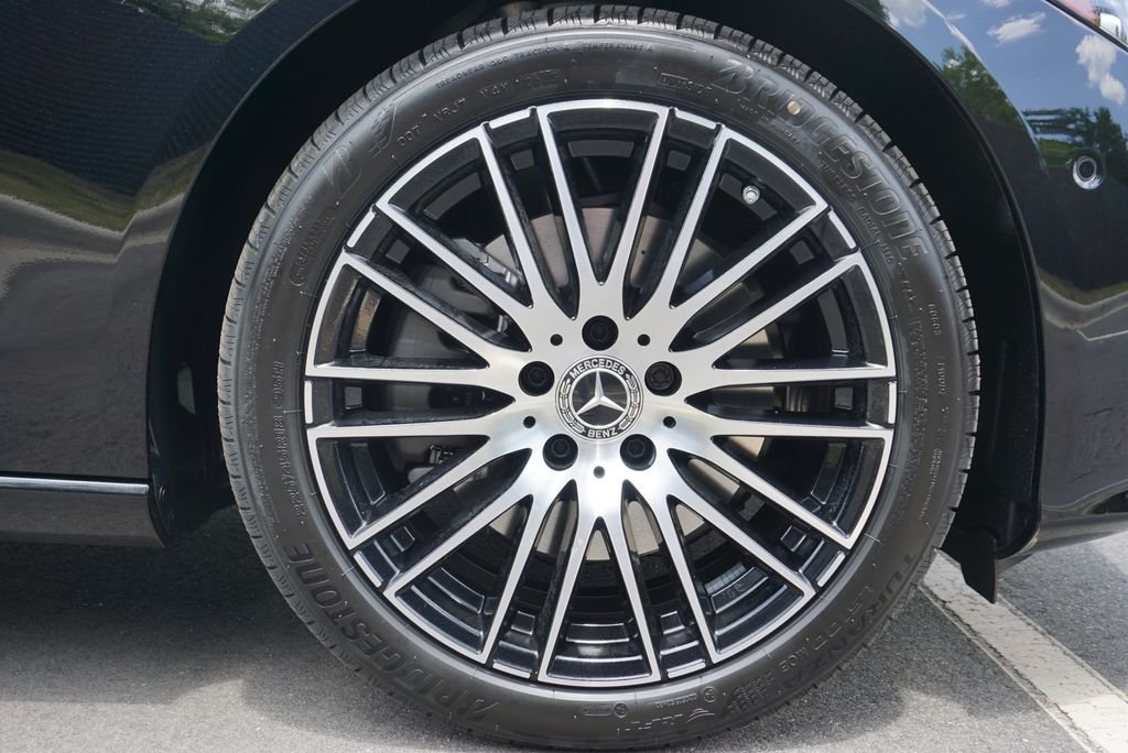 2025 Mercedes-Benz C-Class Sedan C 300 - Photo 17