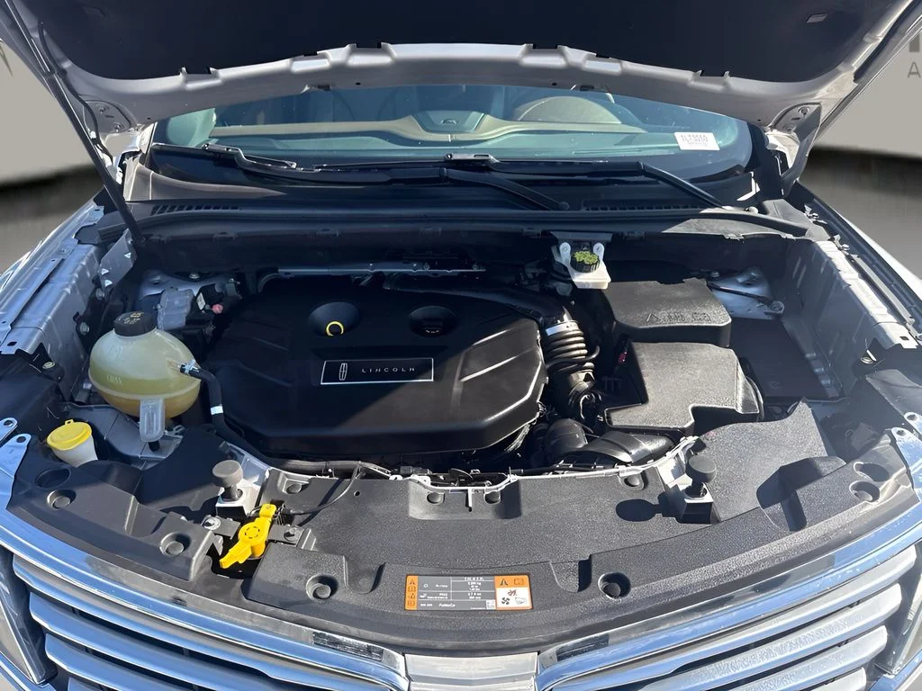 Used 2018 Silver Lincoln Reserve image 26