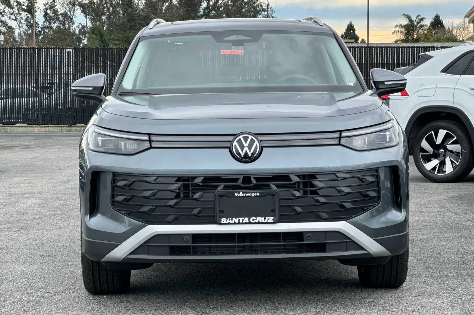 2026 Volkswagen Tiguan SE - Photo 9