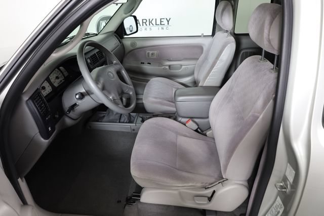 Used 2002 Silver Toyota  image 29