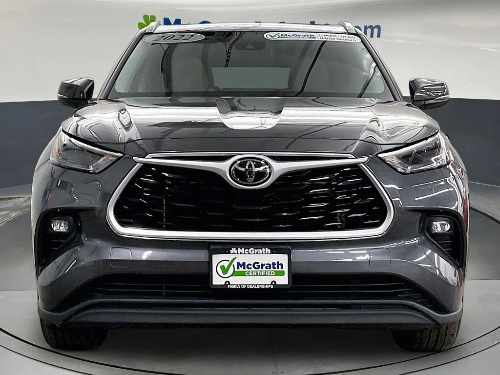 Used 2022 Gray Toyota XLE image 5