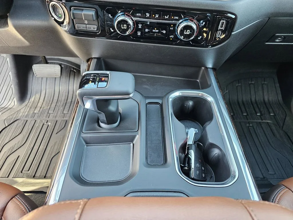New 2026 Summit White GMC Elevation image 28