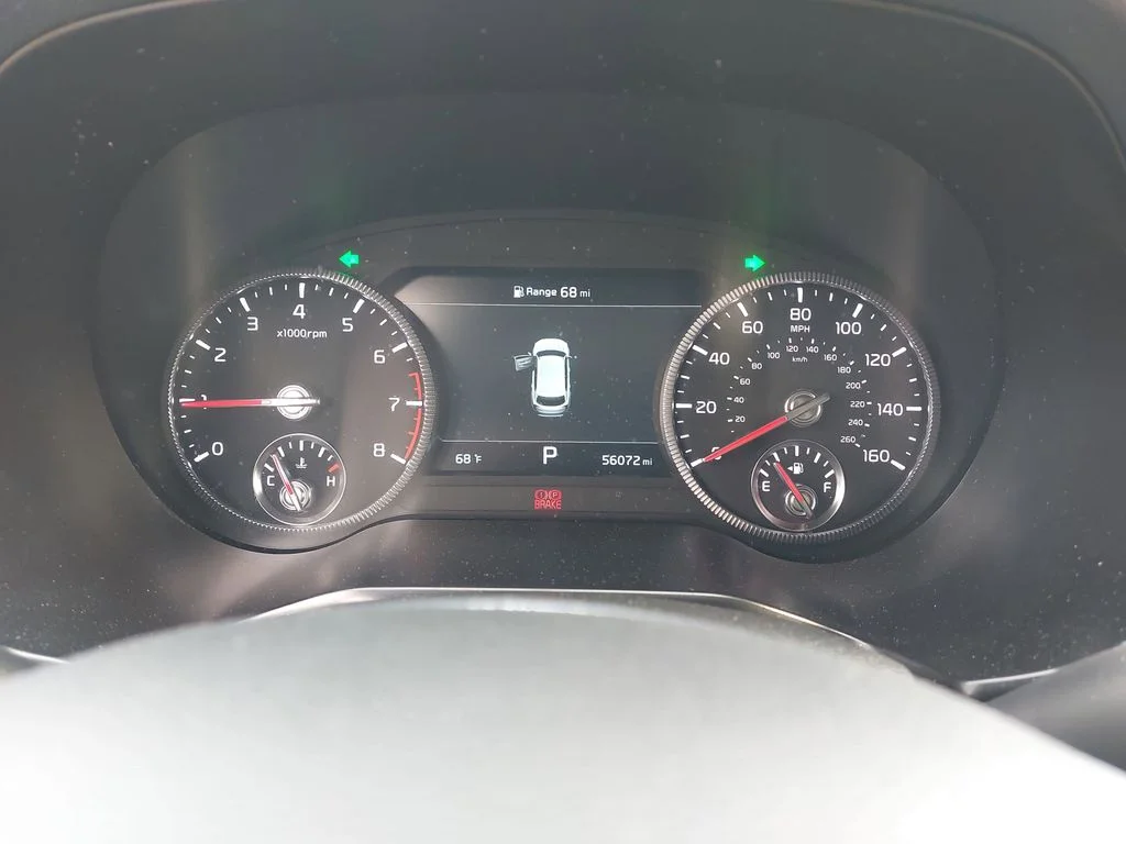 Used 2022 White Kia SX image 19
