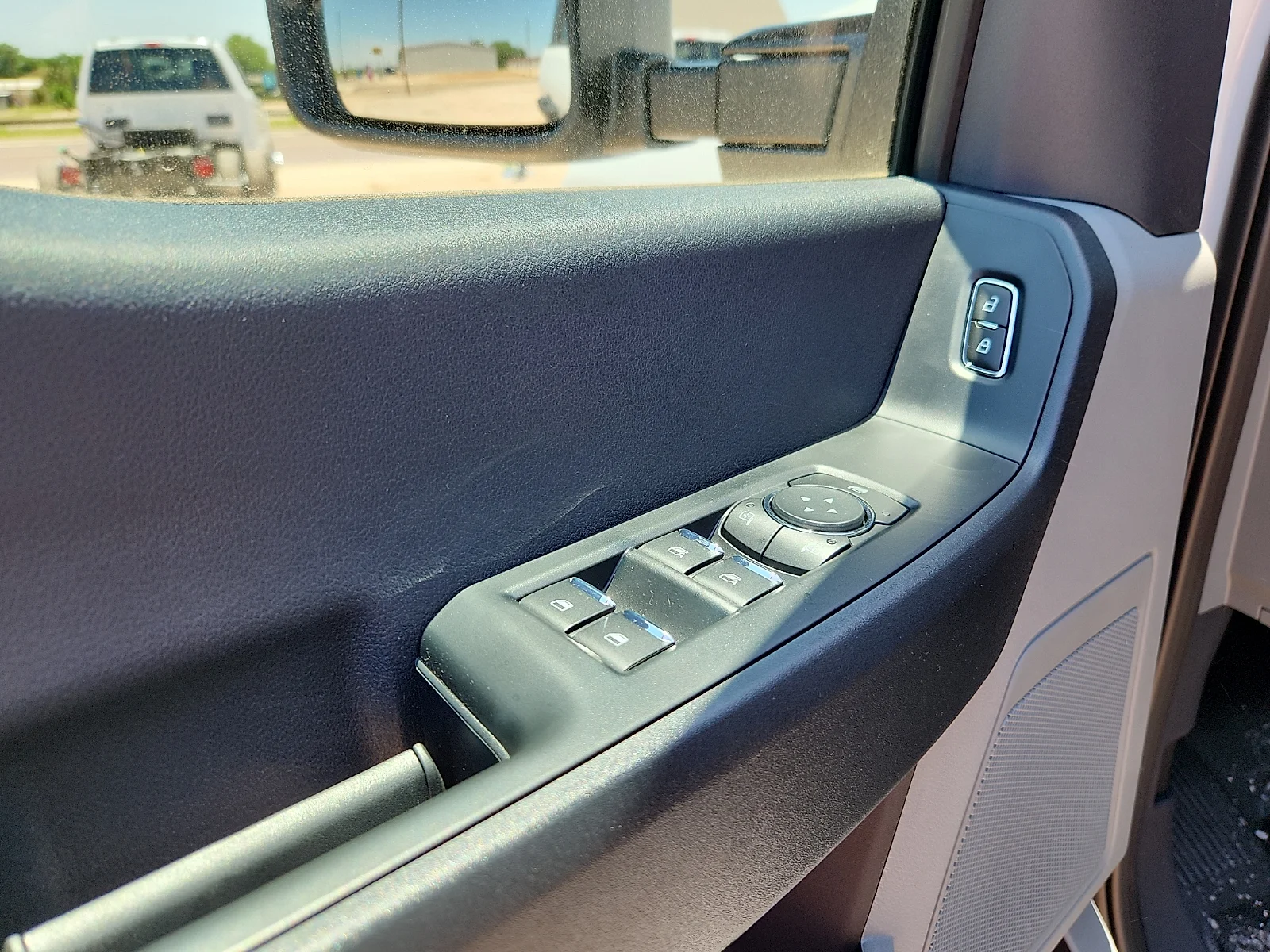 New 2026 Oxford White Ford F-350® XL image 14