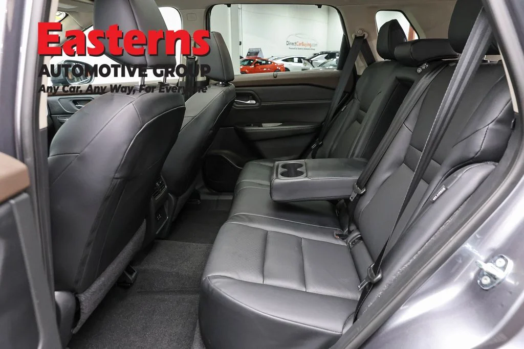 Used 2023 Gray Nissan SV image 21