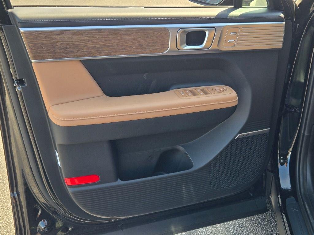 New 2027 Phantom Black Hyundai Limited image 18