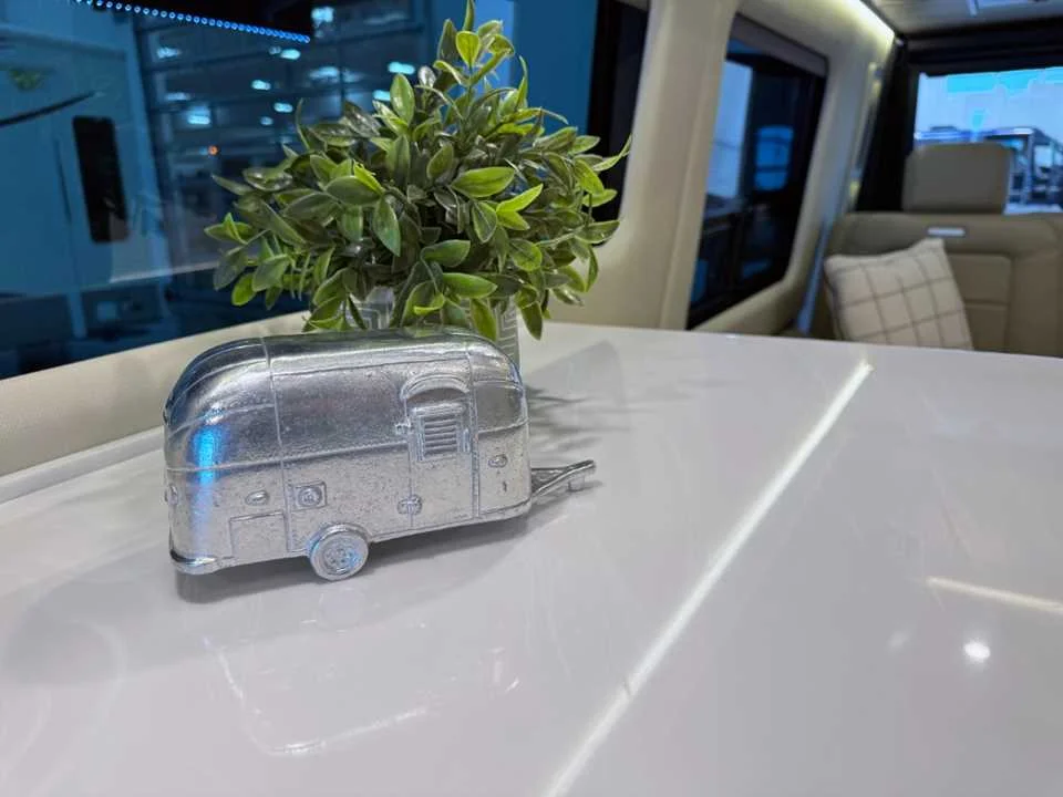 New 2025 SILVER AIRSTREAM  image 27