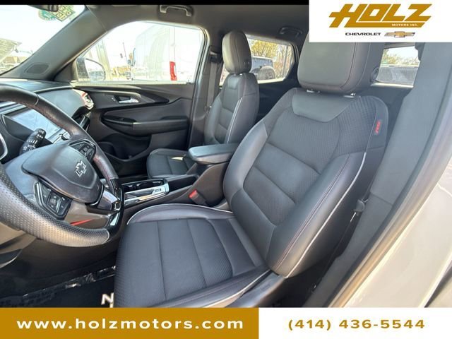 Certified Used 2022 Iridescent Pearl Tricoat Chevrolet RS image 18