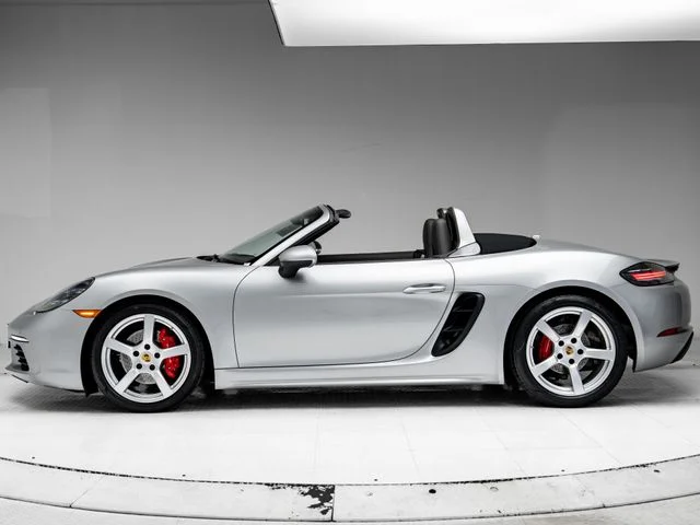 Certified Used 2017  Porsche S image 2