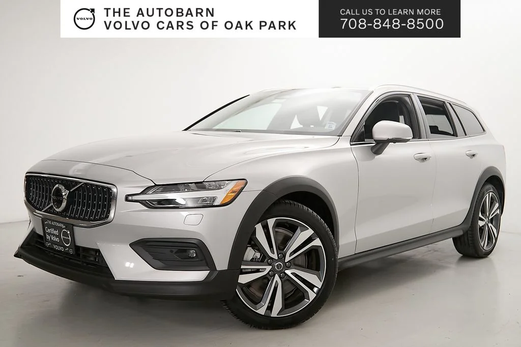 2025 Volvo V60 Cross Country B5 Plus AWD's photo