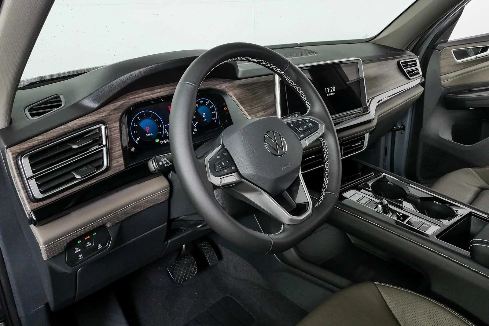 New 2026 Pure Gray Volkswagen 2.0T SEL image 4