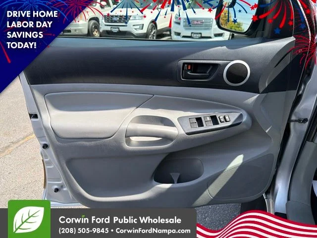 Used 2013 Silver Streak Toyota  image 14