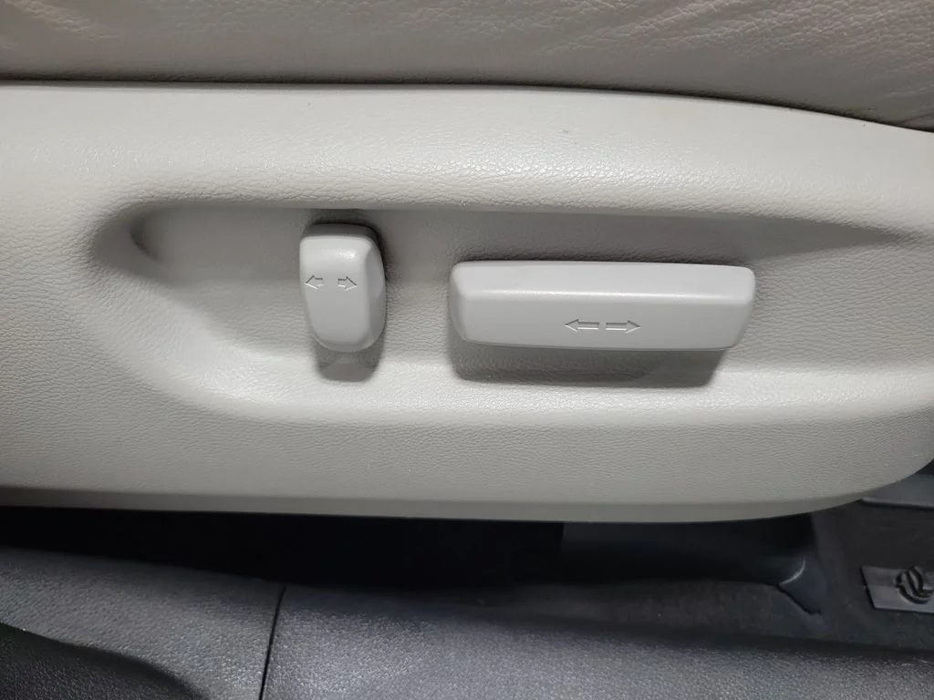 Used 2019  Honda EX-L image 23
