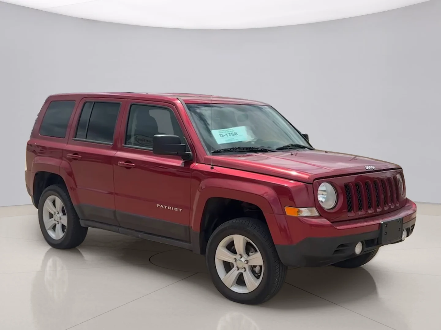 Used 2017 Red Jeep LATITUDE image 8