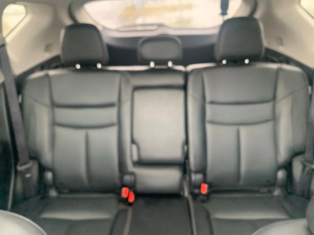 Used 2020 White Nissan SL image 30