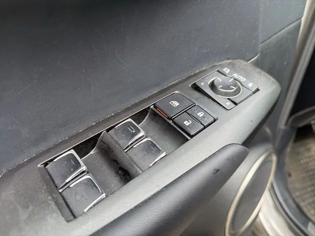 Used 2018 Silver Lexus 300h image 13
