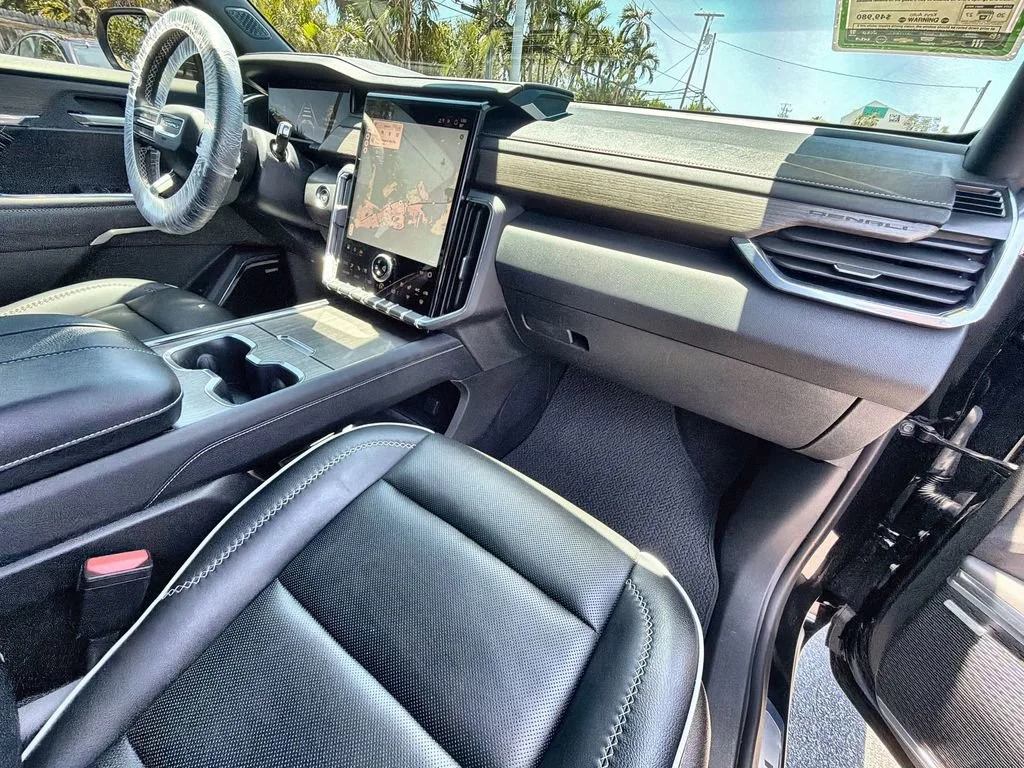 Used 2025 Ebony Twilight Metallic GMC Denali image 36