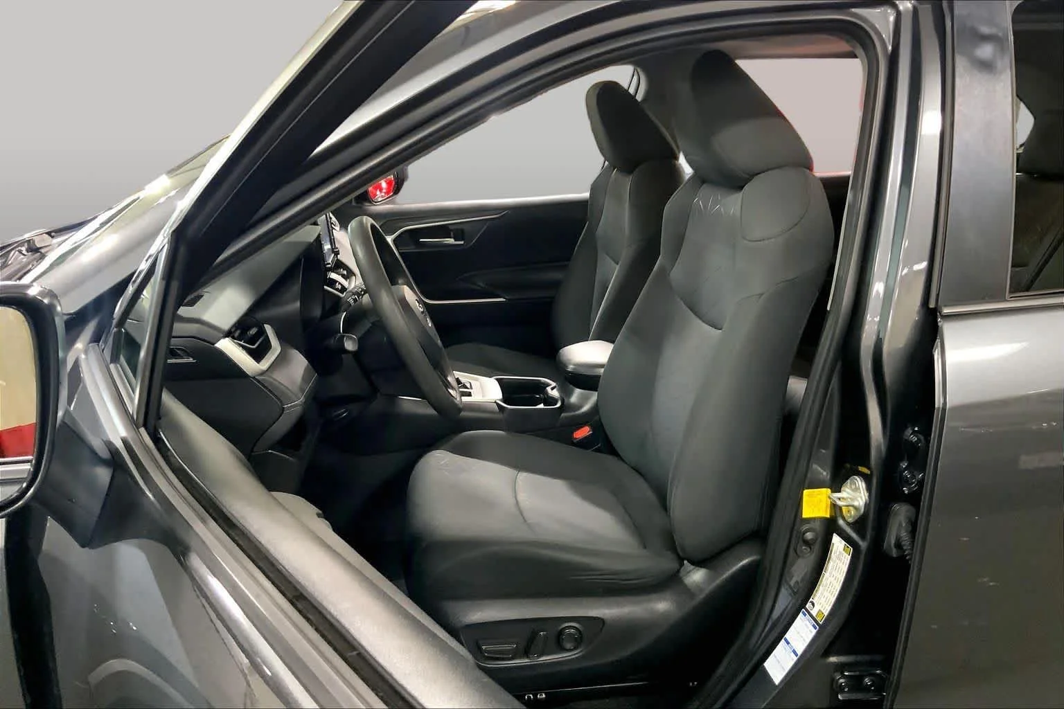 Used 2020 Magnetic Gray Metallic Toyota XLE image 8