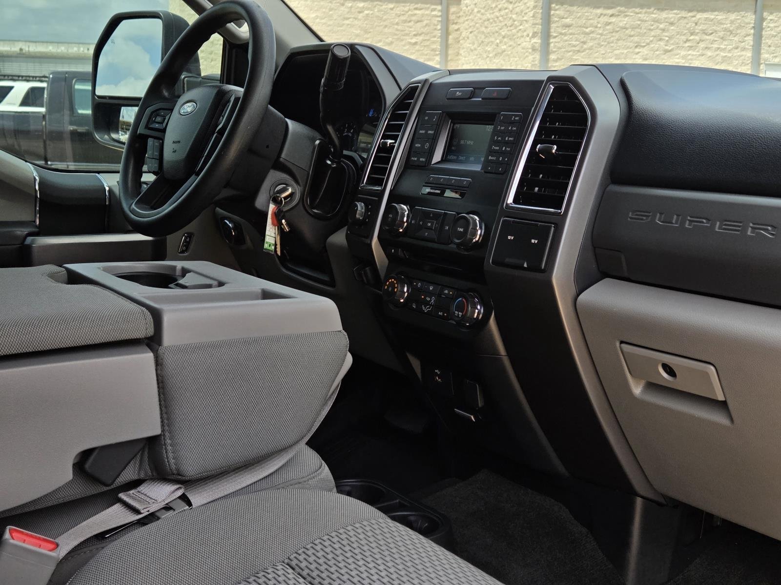 Used 2017 Blue Jeans Ford XLT image 39