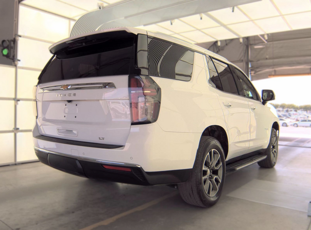 Used 2021 White Chevrolet LT image 3