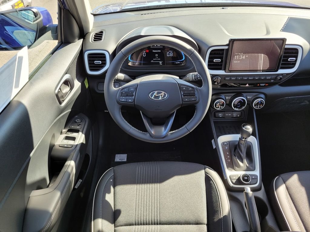 2025 Hyundai Venue Limited - Photo 7