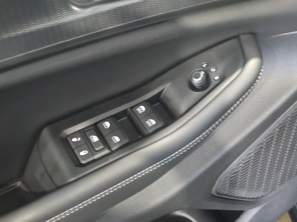 New 2026 Silver Zynith Jeep Laredo image 12