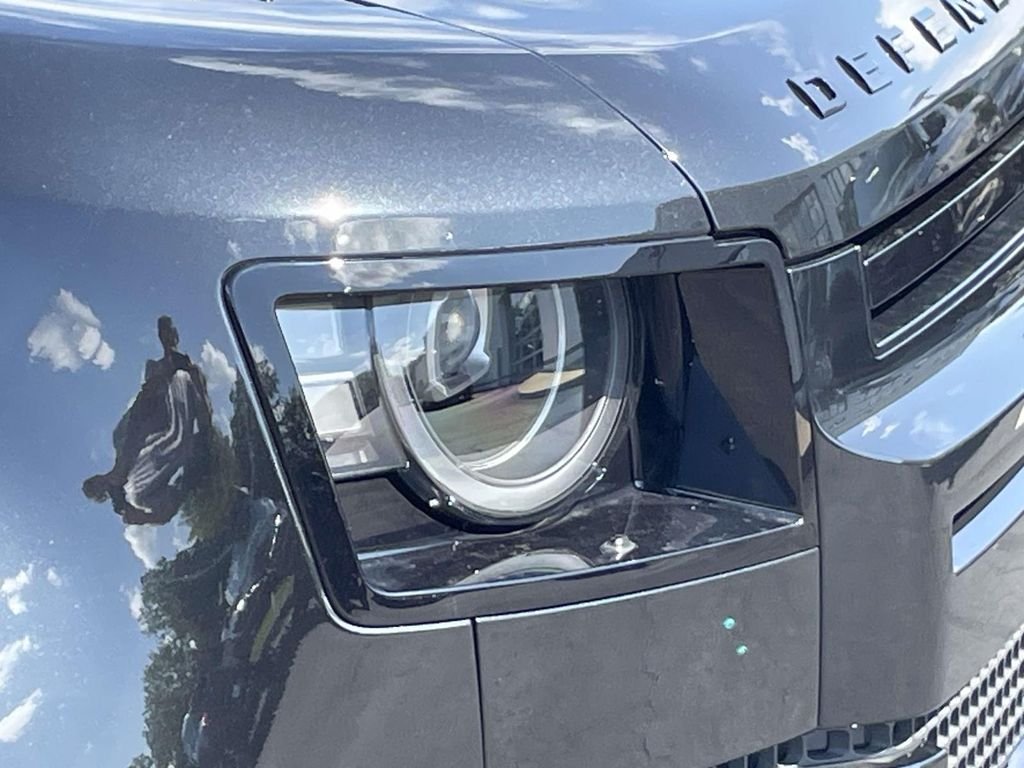 New 2026 Santorini Black Land Rover S image 4