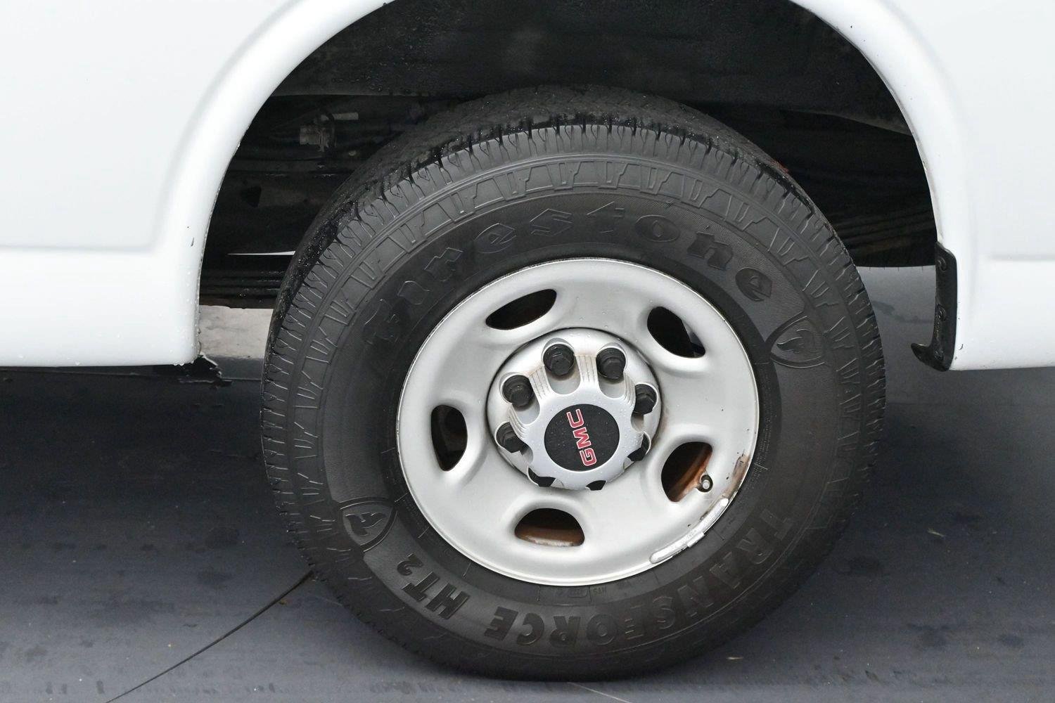 Used 2018 Summit White GMC 2500 image 28