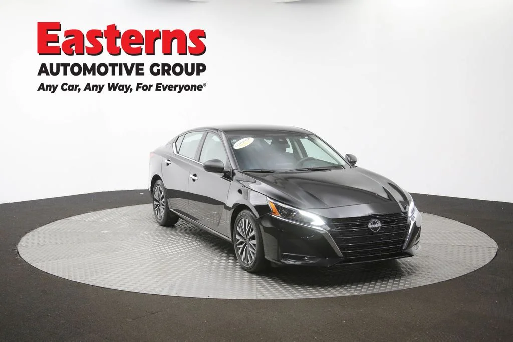 Used 2025 Black Nissan 2.5 SV image 46