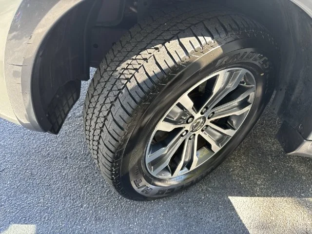 Used 2018 White Nissan SL image 37