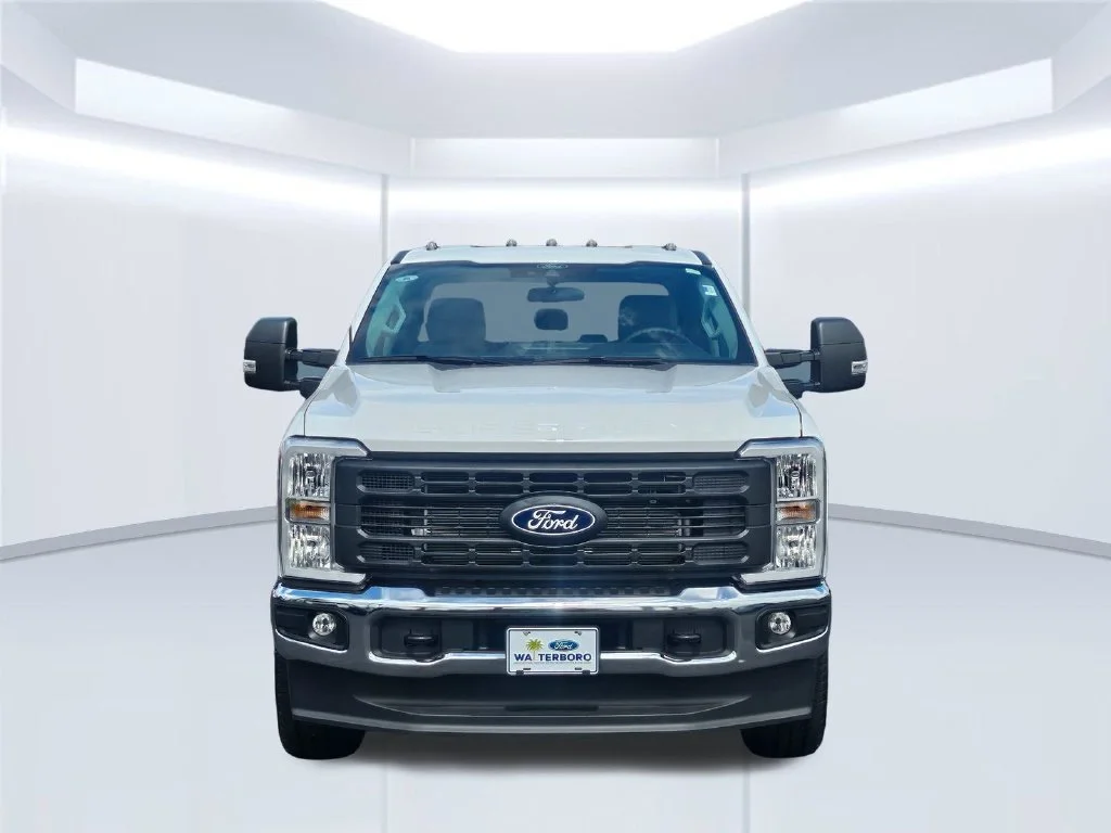 New 2027 Oxford White Ford F-350® XL image 17