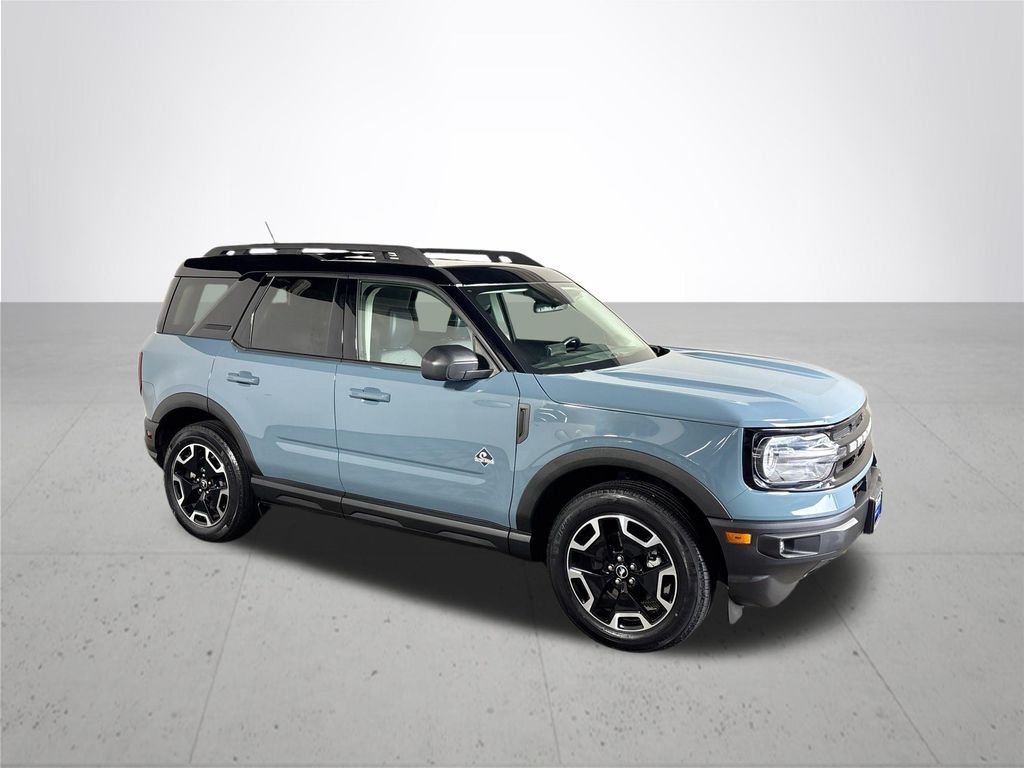 Used 2022 Blue Ford Outer Banks image 4