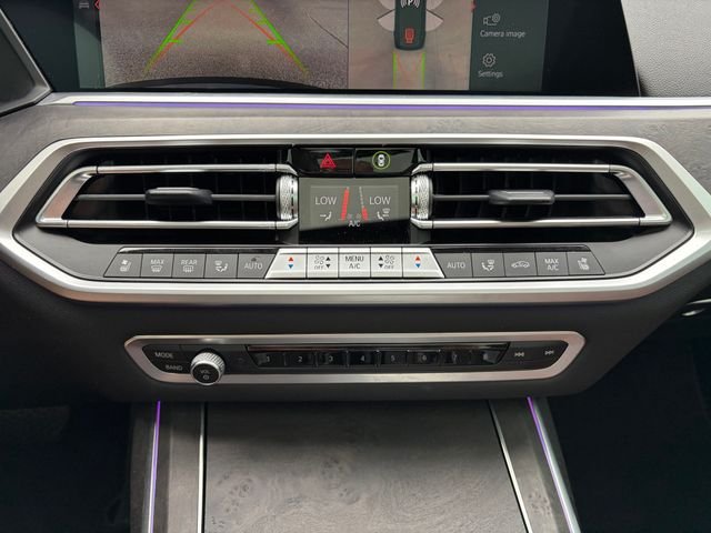 Used 2022 Brown Metallic BMW xDrive40i image 31