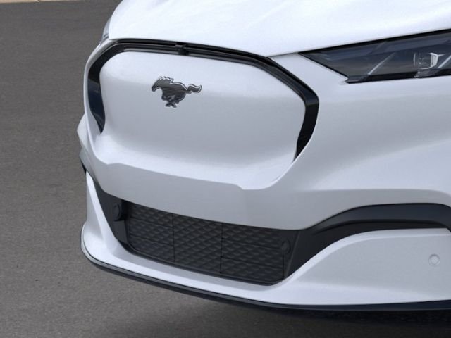 Used 2025 White Metallic Ford Premium image 17