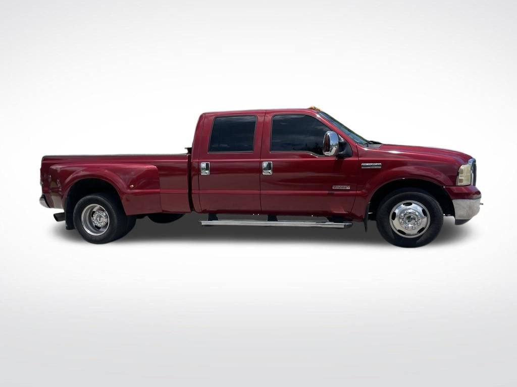 Used 2006 Red Ford  image 4